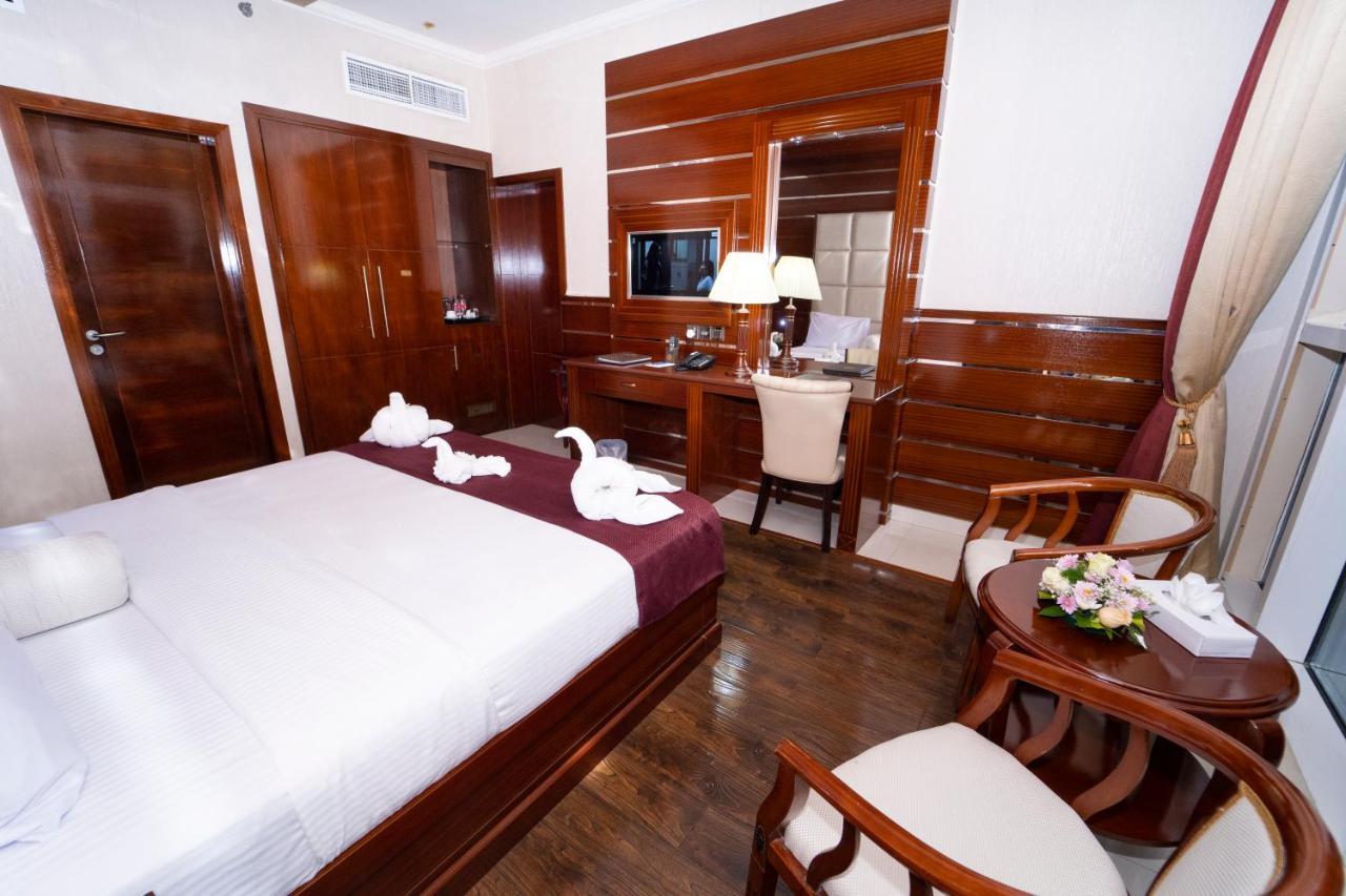 Hotel Queen Palace 4*
